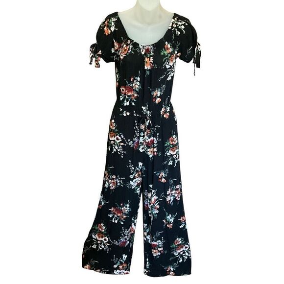 Band Of Gypsies Jumpsuit Elastic Neckline Off Shoulder Black Floral Print Small - Picture 1 of 13